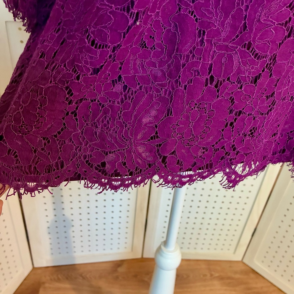 Chic women’s lace top. - Picture 4 of 8